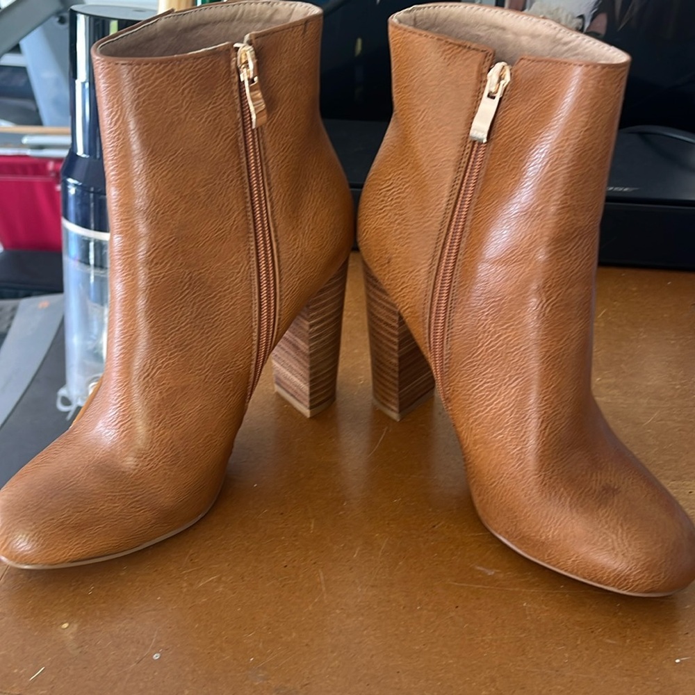 Women’s Billini zip up ankle boots